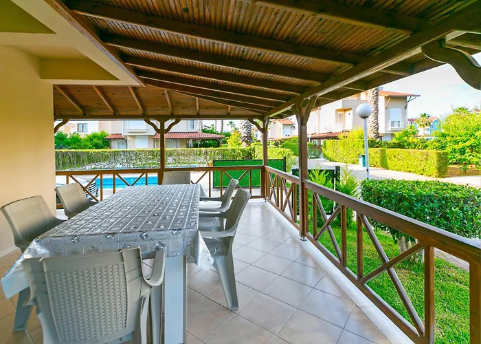 Paradise Town Legend Vilă *