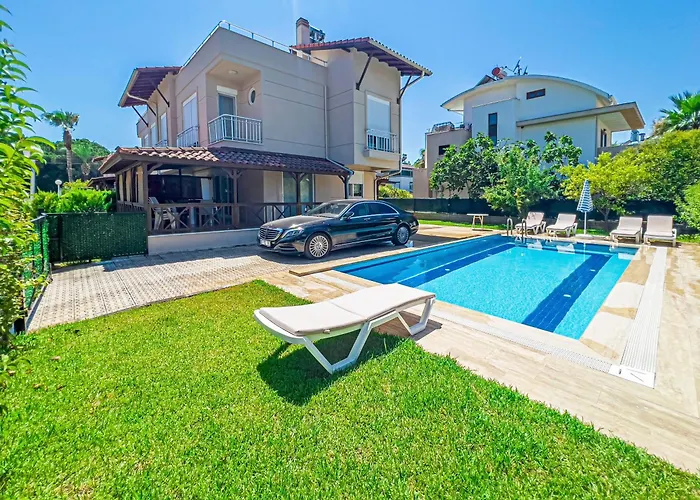 Paradise Town Legend Vilă *