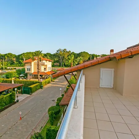 Villa Paradise Town Legend