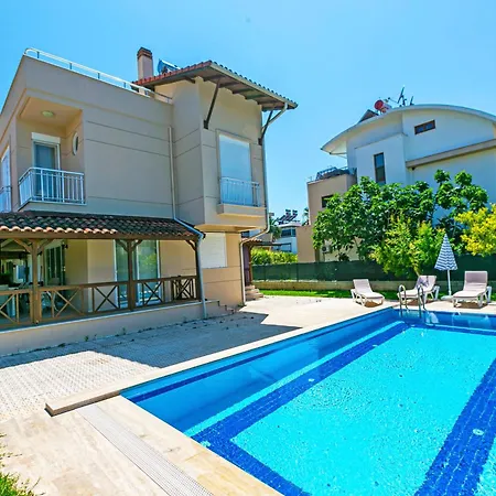 Villa Paradise Town Legend *