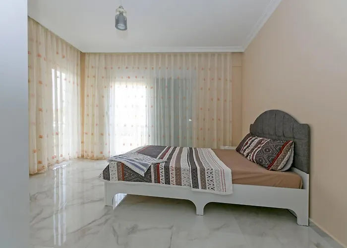 Paradise Town Legend