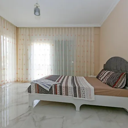 Paradise Town Legend